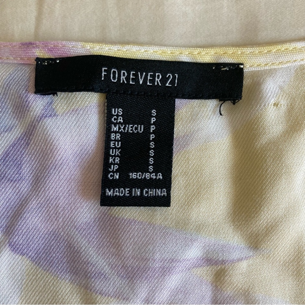 Forever 21 Tropical Button Down Crop Top Blouse - Picture 3 of 3